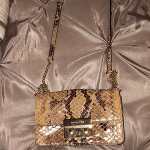 Michael kors crossbody bag